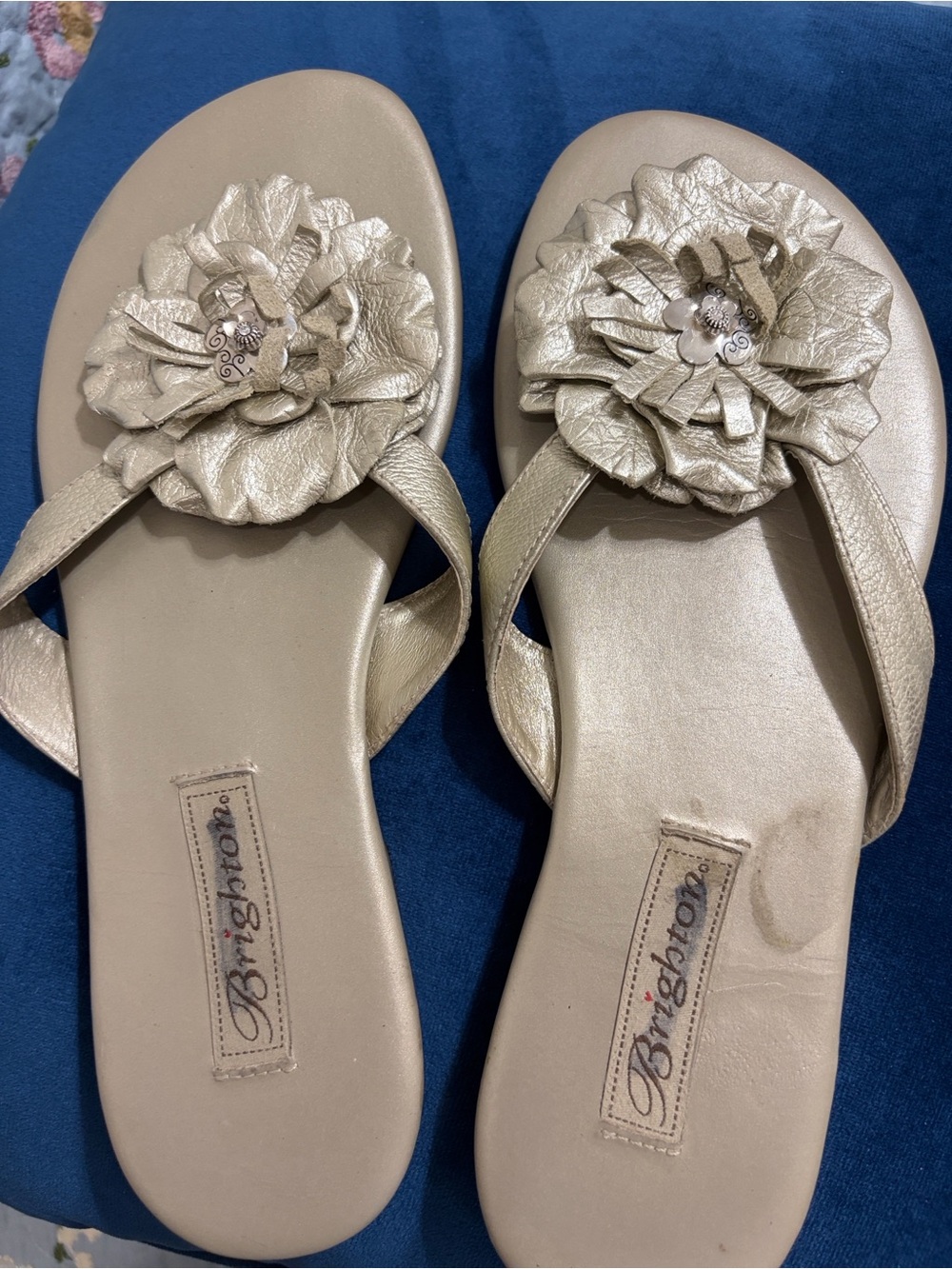Brighton Leather Goldtone FlipFlops PreOwned Size 81/2 M